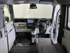 �ɥ饤�С����濴�˼����˼꤬�Ϥ����֤ˣ��ԥ��쥯�ȥ�С��䥨�������͡��������å��ʤɤ����֡��������ͥ��Ƥ��ޤ� 2