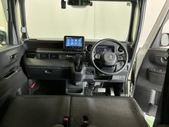 �ɥ饤�С����濴�˼����˼꤬�Ϥ����֤ˣ��ԥ��쥯�ȥ�С��䥨�������͡��������å��ʤɤ����֡��������ͥ��Ƥ��ޤ� 2