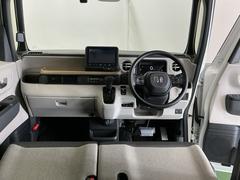 �ɥ饤�С����濴�˼����˼꤬�Ϥ����֤ˣ��ԥ��쥯�ȥ�С��䥨�������͡��������å��ʤɤ����֡��������ͥ��Ƥ��ޤ� 2