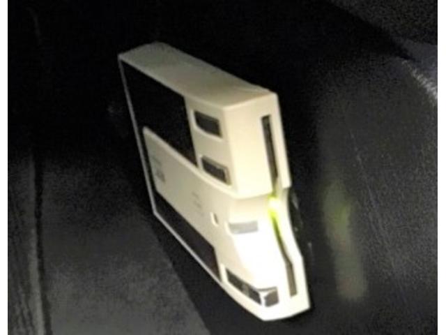 フィットハイブリッド Ｓパッケージ　ナビ　Ｒカメラ　ブルートゥース　フルセグ　盗難防止　記録簿有り　Ｉ－ＳＴＯＰ　横滑り防止システム　Ｂモニター　サイドエアバッグ　スマキ－　地デジ　ＬＥＤライト　ＤＶＤ再生　クルコン　Ｗエアバック（13枚目）