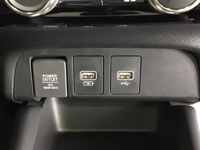 フィット ｅ：ＨＥＶホーム２０周年特別仕様車カーサ　ドラレコ　ナビ　Ｒカメラ　ブルートゥース　ＬＥＤライト　フルセグ　オートライト　シートヒータ　ＥＴＣ車載器　オートクルーズコントロール　サイドＳＲＳ　スマートキー　イモビライザー　オートエアコン（57枚目）
