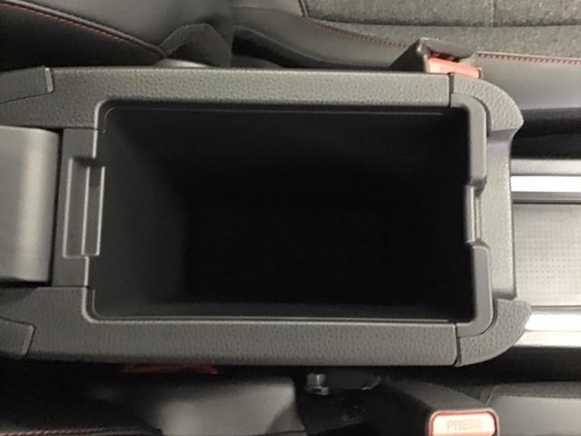 フィット ｅ：ＨＥＶホーム２０周年特別仕様車カーサ　ドラレコ　ナビ　Ｒカメラ　ブルートゥース　ＬＥＤライト　フルセグ　オートライト　シートヒータ　ＥＴＣ車載器　オートクルーズコントロール　サイドＳＲＳ　スマートキー　イモビライザー　オートエアコン（65枚目）