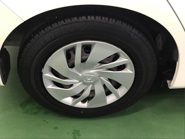フィット １３Ｇ・Ｌパッケージ　ナビ　ＥＴＣ　ＣＤ　運転席エアバッグ　盗難防止システム　整備記録簿　エコアイドリングストップ　キーレス　ＷＡＢ　ＬＥＤヘッド　スマ－トキ－　ＶＳＡ　パワーウィンド　ＡＵＴＯエアコン　ＡＢＳ（26枚目）