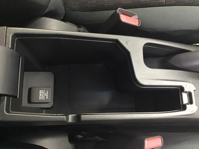 フィット １３Ｇ・Ｌパッケージ　ナビ　ＥＴＣ　ＣＤ　運転席エアバッグ　盗難防止システム　整備記録簿　エコアイドリングストップ　キーレス　ＷＡＢ　ＬＥＤヘッド　スマ－トキ－　ＶＳＡ　パワーウィンド　ＡＵＴＯエアコン　ＡＢＳ（57枚目）