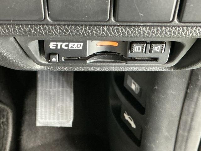 ステップワゴンスパーダ ｅ：ＨＥＶスパーダＧホンダセンシング　ドラレコ　ナビ　Ｒカメラ　ブルートゥース　ウォークスルー　ＬＥＤライト　ドライブレコーダ　セキュリティアラーム　横滑り防止装置　クルーズコントロール　Ｂカメラ　ＵＳＢ接続　フルセグ　ＤＶＤ再生可能（15枚目）