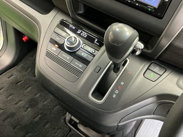 フリード＋ Ｇ・ホンダセンシング　ナビ　Ｒカメラ　ブルートゥース　フルセグ　プリクラッシュ　Ｂモニター　両側オートスライドドア　パワーウインド　スマートキー　両席エアバック　ＰＳ　アイドリングＳ　盗難警報装置　クルコン　横滑り防止機能（15枚目）