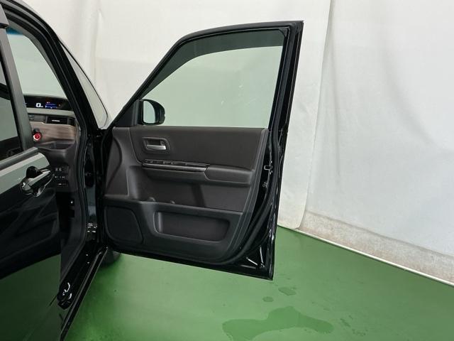 フリードハイブリッド ハイブリッド・Ｇホンダセンシング　ナビ　Ｒカメラ　後席モニター　フルセグ　軽減ブレーキ　キーフリーシステム　記録簿　ＤＶＤ再生可能　ＥＣＯＮ　後カメラ　Ａクルーズ　ＬＥＤヘッドランプ　シートＨ　横滑防止　ドライブレコーダ　３列シート（54枚目）