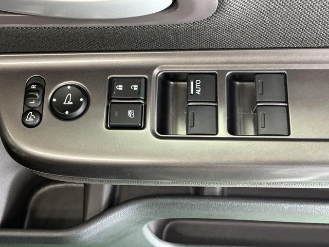 フリードハイブリッド ハイブリッド・Ｇホンダセンシング　ナビ　Ｒカメラ　後席モニター　フルセグ　軽減ブレーキ　キーフリーシステム　記録簿　ＤＶＤ再生可能　ＥＣＯＮ　後カメラ　Ａクルーズ　ＬＥＤヘッドランプ　シートＨ　横滑防止　ドライブレコーダ　３列シート（67枚目）