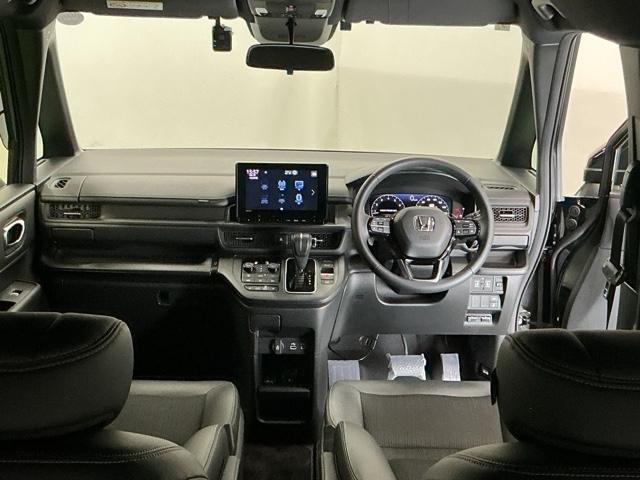 ステップワゴン スパーダ　ドラレコ　ナビ　Ｒカメラ　ブルートゥース　キーレスエントリー　パワーゲート　リアカメラ　ターボ車　フルセグテレビ　パワーステアリング　オートエアコン　ウォークスルー　ＥＴＣ車載器　Ａクルーズ　記録簿（2枚目）