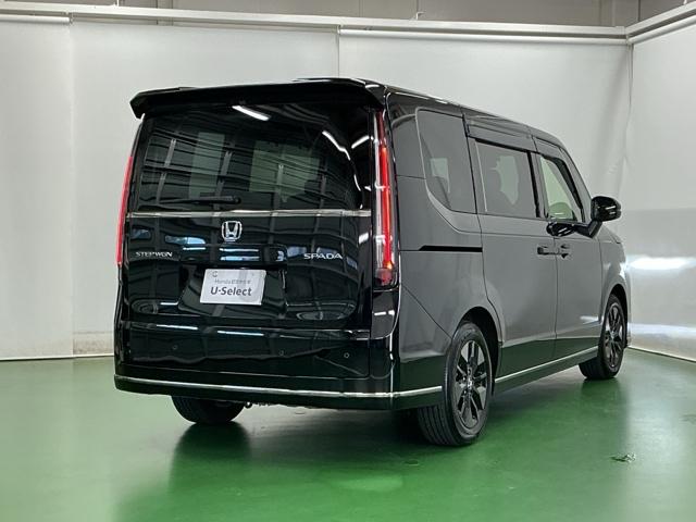 ステップワゴン スパーダ　ドラレコ　ナビ　Ｒカメラ　ブルートゥース　キーレスエントリー　パワーゲート　リアカメラ　ターボ車　フルセグテレビ　パワーステアリング　オートエアコン　ウォークスルー　ＥＴＣ車載器　Ａクルーズ　記録簿（8枚目）