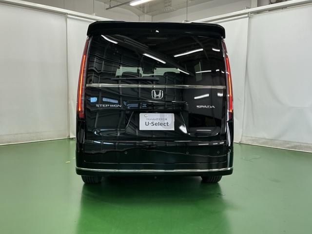 ステップワゴン スパーダ　ドラレコ　ナビ　Ｒカメラ　ブルートゥース　キーレスエントリー　パワーゲート　リアカメラ　ターボ車　フルセグテレビ　パワーステアリング　オートエアコン　ウォークスルー　ＥＴＣ車載器　Ａクルーズ　記録簿（9枚目）