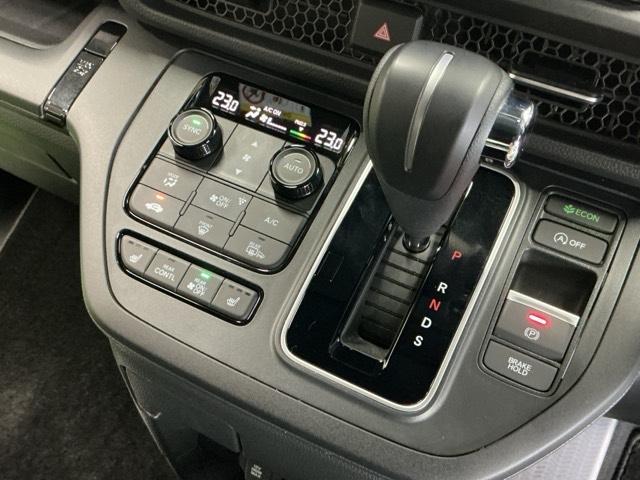 ステップワゴン スパーダ　ドラレコ　ナビ　Ｒカメラ　ブルートゥース　キーレスエントリー　パワーゲート　リアカメラ　ターボ車　フルセグテレビ　パワーステアリング　オートエアコン　ウォークスルー　ＥＴＣ車載器　Ａクルーズ　記録簿（19枚目）