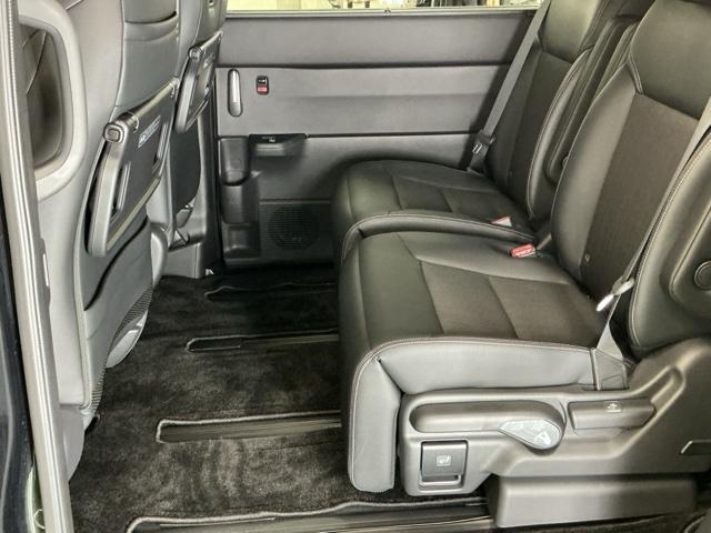 ステップワゴン スパーダ　ドラレコ　ナビ　Ｒカメラ　ブルートゥース　キーレスエントリー　パワーゲート　リアカメラ　ターボ車　フルセグテレビ　パワーステアリング　オートエアコン　ウォークスルー　ＥＴＣ車載器　Ａクルーズ　記録簿（54枚目）