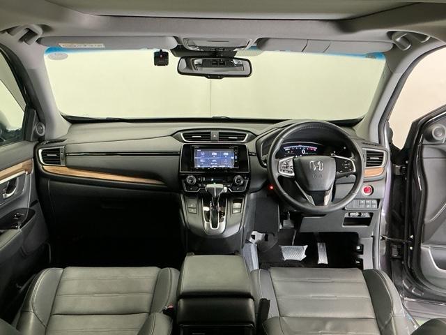 �h���C�o�[�𒆐S�Ɏ��R�Ɏ肪�͂��ʒu�ɂ`�s�Z���N�g���o�[��G�A�R���A�l�X�ȑ���X�C�b�`�Ȃǂ�z�u�A���쐫�ɗD��Ă��܂�