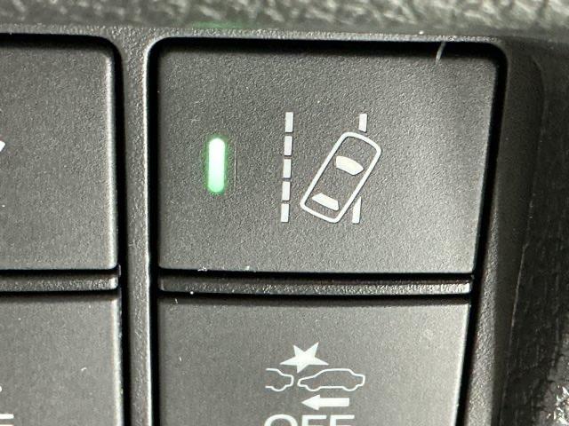 �H�O��E�}���@�\�͎Ԃ��Ԑ�����͂ݏo�������ȂƂ��ɎԐ����ɖ߂��悤�Ƀh���C�o�[�ւ��m�点���܂�