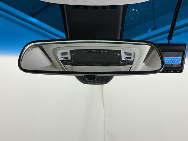 オデッセイ アブソルート・Ｘホンダセンシング　ナビ　Ｒカメラ　後席モニター　フルセグ　両側パワスラドア　記録簿　地デジＴＶ　ＥＣＯＮ　電動シート　サイドエアバッグ　キーフリー　ＤＶＤ再生可　クルーズコントロール　ＬＥＤヘッドライト　横滑り防止（62枚目）