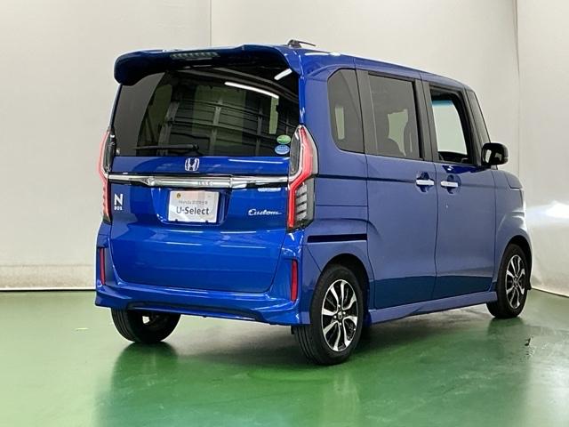 Ｎ－ＢＯＸカスタム Ｇ・ＥＸホンダセンシング　ドラレコ　Ｒカメラ　ＣＤ　ワンセグ　衝突被害軽減装置　エアコン　盗難防止システム　ＰＷ　両側スライド片側電動ドア　ドライブレコーダー　キーフリーシステム　サイドエアバッグ　ＡＢＳ　ＥＴＣ付き　スマキー（8枚目）