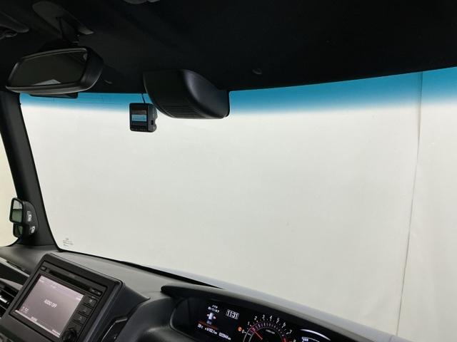Ｎ－ＢＯＸカスタム Ｇ・ＥＸホンダセンシング　ドラレコ　Ｒカメラ　ＣＤ　ワンセグ　衝突被害軽減装置　エアコン　盗難防止システム　ＰＷ　両側スライド片側電動ドア　ドライブレコーダー　キーフリーシステム　サイドエアバッグ　ＡＢＳ　ＥＴＣ付き　スマキー（29枚目）