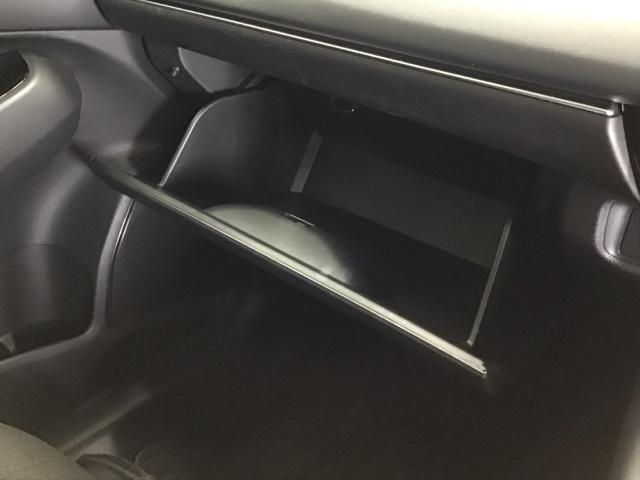 ヴェゼル ｅ：ＨＥＶＺ　ナビ　Ｒカメラ　ブルートゥース　フルセグ　衝突回避支援ブレーキ機能　スマキ　Ｐトランク　フルオートエアコン　エアバッグ　両席エアバック　記録簿付　パワーウィンドウ　ＬＥＤランプ　ソナー　クルーズＣ（62枚目）