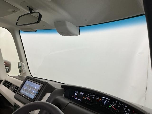 Ｎ－ＢＯＸ Ｌ　ナビ　Ｒカメラ　ブルートゥース　フルセグ　衝突回避支援ブレーキ　Ｉ－ＳＴＯＰ　クリソナ　ＰＷ　パワステ　Ｓヒーター　スマ－トキ－　Ｂカメ　地デジＴＶ　横滑り防止　整備記録簿　ＬＥＤライト　エアコン付き（29枚目）