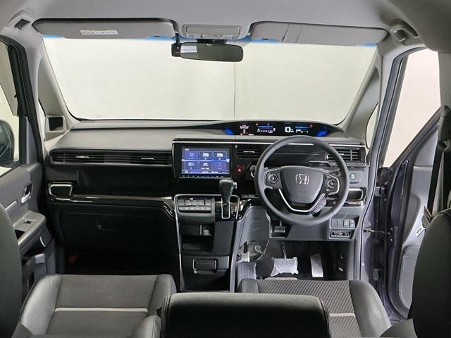 ステップワゴン モデューロＸ　ドラレコ　ナビ　Ｒカメラ　後席モニター　ターボ　エアバッグ　キーレス　サイドエアバック　ＤＶＤ再生可能　オートエアコン　ＬＥＤヘッドライト　３列シート　スマキー　オートクルーズ　両側パワースライドドア（2枚目）