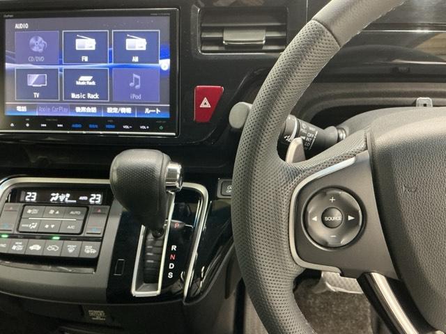 ステップワゴン モデューロＸ　ドラレコ　ナビ　Ｒカメラ　後席モニター　ターボ　エアバッグ　キーレス　サイドエアバック　ＤＶＤ再生可能　オートエアコン　ＬＥＤヘッドライト　３列シート　スマキー　オートクルーズ　両側パワースライドドア（3枚目）