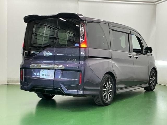 ステップワゴン モデューロＸ　ドラレコ　ナビ　Ｒカメラ　後席モニター　ターボ　エアバッグ　キーレス　サイドエアバック　ＤＶＤ再生可能　オートエアコン　ＬＥＤヘッドライト　３列シート　スマキー　オートクルーズ　両側パワースライドドア（8枚目）