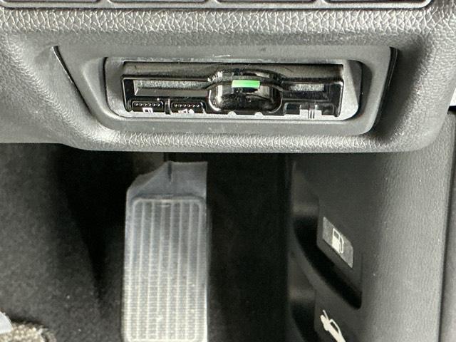 ステップワゴン モデューロＸ　ドラレコ　ナビ　Ｒカメラ　後席モニター　ターボ　エアバッグ　キーレス　サイドエアバック　ＤＶＤ再生可能　オートエアコン　ＬＥＤヘッドライト　３列シート　スマキー　オートクルーズ　両側パワースライドドア（14枚目）