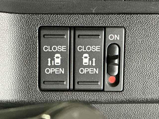 ステップワゴン モデューロＸ　ドラレコ　ナビ　Ｒカメラ　後席モニター　ターボ　エアバッグ　キーレス　サイドエアバック　ＤＶＤ再生可能　オートエアコン　ＬＥＤヘッドライト　３列シート　スマキー　オートクルーズ　両側パワースライドドア（25枚目）