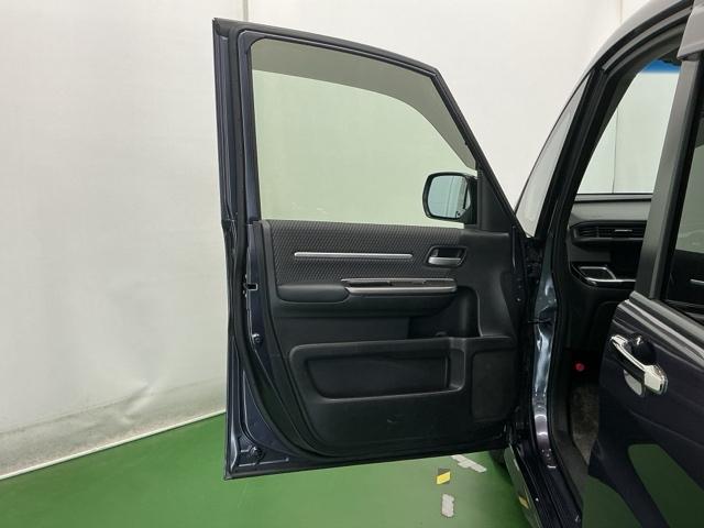 ステップワゴン モデューロＸ　ドラレコ　ナビ　Ｒカメラ　後席モニター　ターボ　エアバッグ　キーレス　サイドエアバック　ＤＶＤ再生可能　オートエアコン　ＬＥＤヘッドライト　３列シート　スマキー　オートクルーズ　両側パワースライドドア（51枚目）