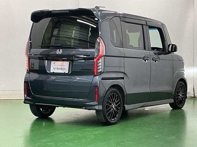 N-BOXカスタム Lターボスタイル+ブラック ナビ Rカメラ ブルートゥース フルセグ ベンチS ターボエンジン コーナーセンサ スマ-トキ- エアバック 横滑り防止機能 サイドカーテンエアバック USB接続 クルーズコントロール 地デジ AAC(8枚目)