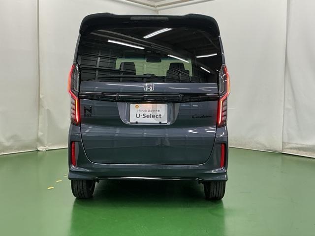 N-BOXカスタム Lターボスタイル+ブラック ナビ Rカメラ ブルートゥース フルセグ ベンチS ターボエンジン コーナーセンサ スマ-トキ- エアバック 横滑り防止機能 サイドカーテンエアバック USB接続 クルーズコントロール 地デジ AAC(9枚目)