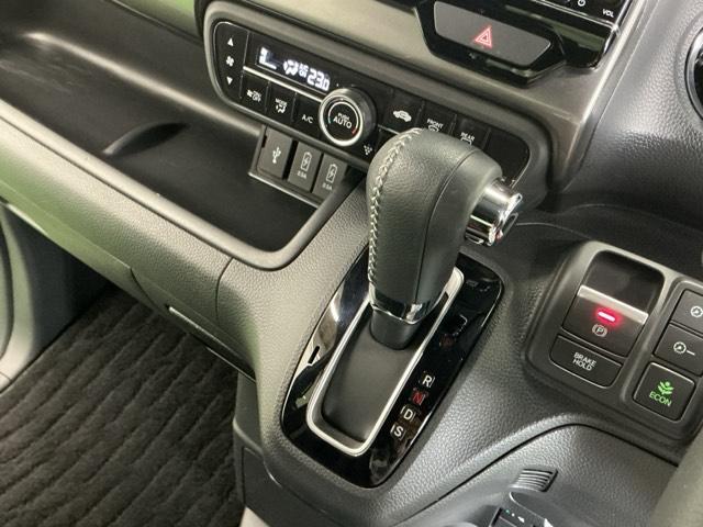 N-BOXカスタム Lターボスタイル+ブラック ナビ Rカメラ ブルートゥース フルセグ ベンチS ターボエンジン コーナーセンサ スマ-トキ- エアバック 横滑り防止機能 サイドカーテンエアバック USB接続 クルーズコントロール 地デジ AAC(16枚目)