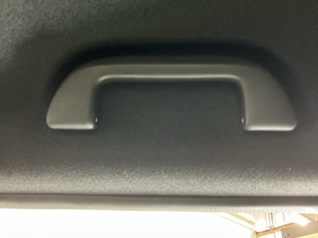 N-BOXカスタム Lターボスタイル+ブラック ナビ Rカメラ ブルートゥース フルセグ ベンチS ターボエンジン コーナーセンサ スマ-トキ- エアバック 横滑り防止機能 サイドカーテンエアバック USB接続 クルーズコントロール 地デジ AAC(77枚目)