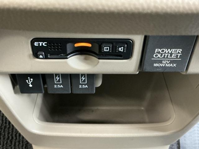 ＥＴＣ付いてます。ＥＴＣが使用可能な道路通行料はキャッシュレスでスマートに走行できます。再セットアップして納車致します