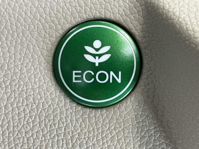 ＥＣＯＮスイッチ操作で燃費が良くなるようエアコンやエンジンなどを総合的に制御します