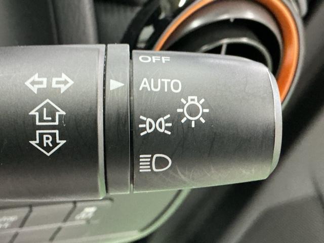 デミオ １３Ｓ　ディスプレイオーディオ　Ｒカメラ　ＣＤ　整備記録簿　アイスト　アドバンスドキー　キーレススタート　ＶＳＡ　盗難防止システム　マニュアルエアコン　ＬＥＤライト　ＡＢＳ　運転席エアバッグ　パワーウィンド（21枚目）