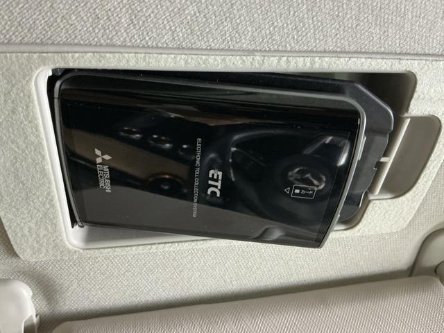 デミオ １３Ｓ　ディスプレイオーディオ　Ｒカメラ　ＣＤ　整備記録簿　アイスト　アドバンスドキー　キーレススタート　ＶＳＡ　盗難防止システム　マニュアルエアコン　ＬＥＤライト　ＡＢＳ　運転席エアバッグ　パワーウィンド（41枚目）