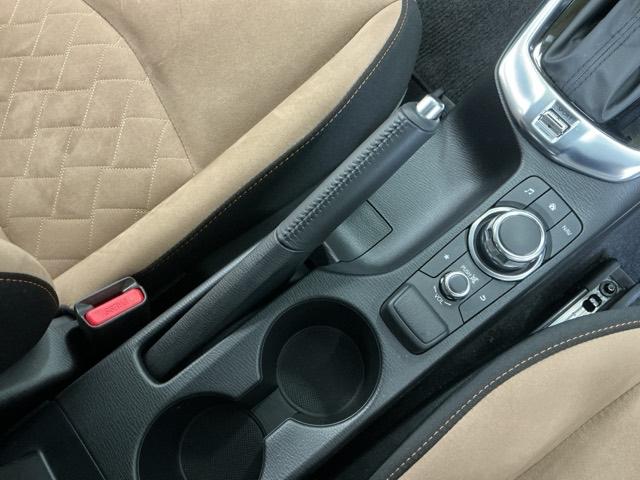 デミオ １３Ｓ　ディスプレイオーディオ　Ｒカメラ　ＣＤ　整備記録簿　アイスト　アドバンスドキー　キーレススタート　ＶＳＡ　盗難防止システム　マニュアルエアコン　ＬＥＤライト　ＡＢＳ　運転席エアバッグ　パワーウィンド（43枚目）