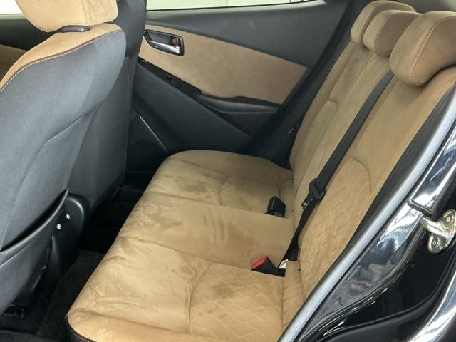 デミオ １３Ｓ　ディスプレイオーディオ　Ｒカメラ　ＣＤ　整備記録簿　アイスト　アドバンスドキー　キーレススタート　ＶＳＡ　盗難防止システム　マニュアルエアコン　ＬＥＤライト　ＡＢＳ　運転席エアバッグ　パワーウィンド（54枚目）