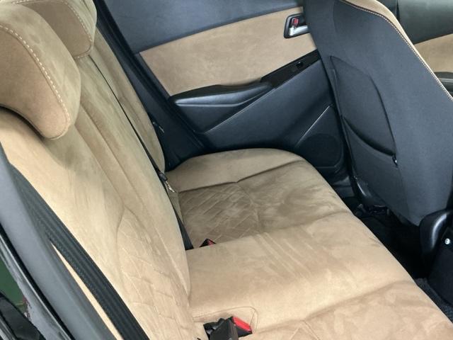 デミオ １３Ｓ　ディスプレイオーディオ　Ｒカメラ　ＣＤ　整備記録簿　アイスト　アドバンスドキー　キーレススタート　ＶＳＡ　盗難防止システム　マニュアルエアコン　ＬＥＤライト　ＡＢＳ　運転席エアバッグ　パワーウィンド（55枚目）