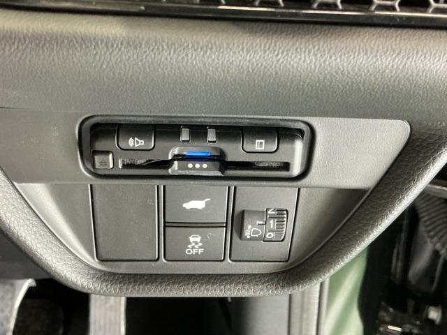 ＺＲ－Ｖ Ｘ　ドラレコ　ナビ　Ｒカメラ　ブルートゥース　クリアランスソナー　地デジ　Ｂカメ　オートクルーズコントロール　ＥＳＣ　サイドカーテンエアバック　エアコン　整備記録簿　盗難防止装置　アイドリングストップ（14枚目）