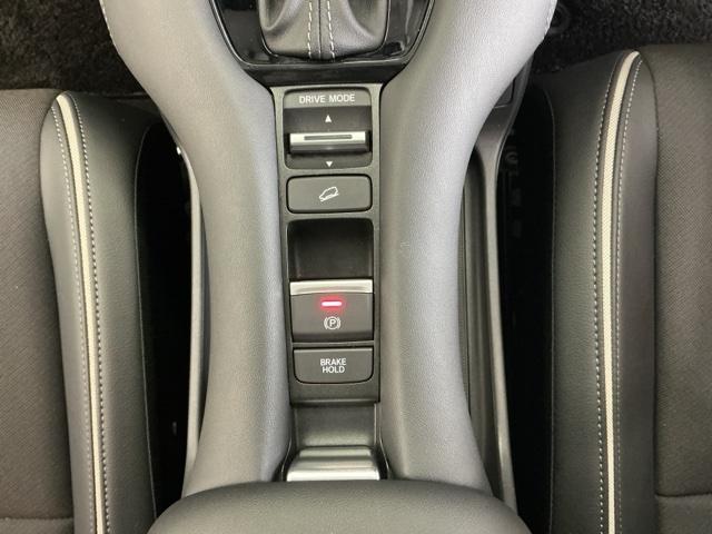 ＺＲ－Ｖ Ｘ　ドラレコ　ナビ　Ｒカメラ　ブルートゥース　クリアランスソナー　地デジ　Ｂカメ　オートクルーズコントロール　ＥＳＣ　サイドカーテンエアバック　エアコン　整備記録簿　盗難防止装置　アイドリングストップ（16枚目）