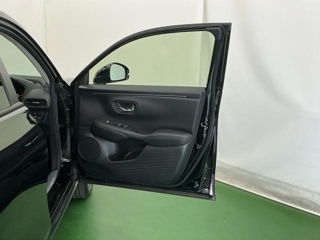 ＺＲ－Ｖ Ｘ　ドラレコ　ナビ　Ｒカメラ　ブルートゥース　クリアランスソナー　地デジ　Ｂカメ　オートクルーズコントロール　ＥＳＣ　サイドカーテンエアバック　エアコン　整備記録簿　盗難防止装置　アイドリングストップ（50枚目）