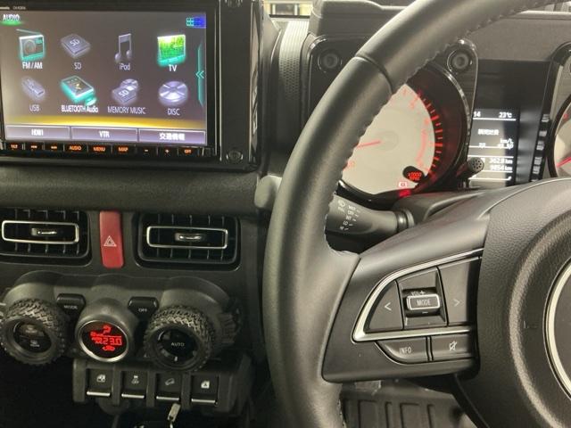 ジムニーシエラ ＪＣ　ナビ　Ｒカメラ　ブルートゥース　フルセグ　スマートエントリー　ＥＴＣ付　横滑り防止機能　ＤＶＤ再生可　ダブルエアバッグ　キーレスエントリー　パワーステアリング　オートクルーズコントロール　ＰＷ　ＡＡＣ（3枚目）