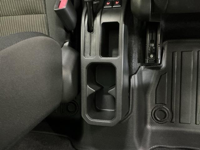 ジムニーシエラ ＪＣ　ナビ　Ｒカメラ　ブルートゥース　フルセグ　スマートエントリー　ＥＴＣ付　横滑り防止機能　ＤＶＤ再生可　ダブルエアバッグ　キーレスエントリー　パワーステアリング　オートクルーズコントロール　ＰＷ　ＡＡＣ（17枚目）