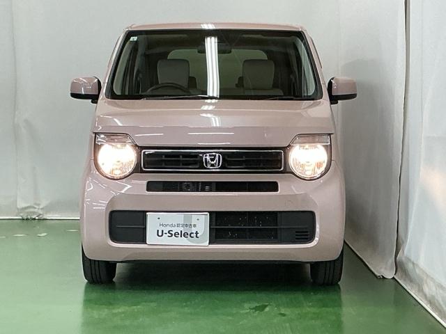 ハロゲンヘッドライトは暖かみのある色で優しく、明るく照射します。オートライトコントロール付きで周囲の明るさに応じて自動で点灯・消灯します。