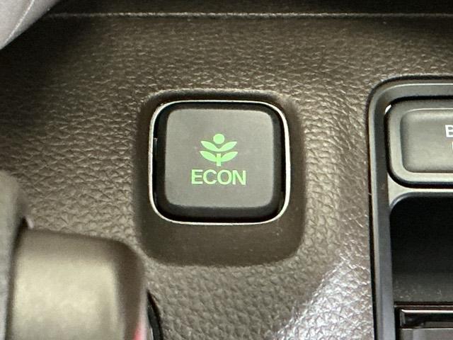 ＥＣＯＮスイッチ操作で燃費が良くなるようエアコンやエンジンなどを総合的に制御します