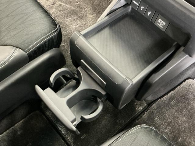 収納タイプのドリンクホルダーは不要な時しまっておけます