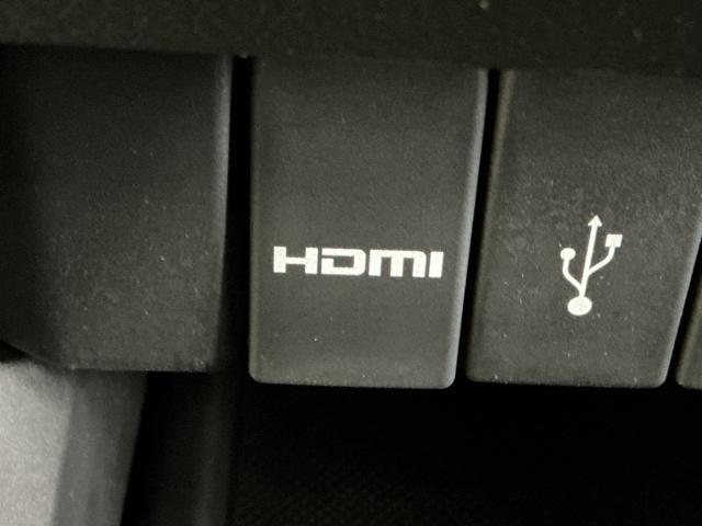 ＵＳＢ入力端子ついてます。ＵＳＢメモリを接続して音楽ファイル、画像ファイル、動画ファイルなどをナビ画面で楽しめます　※一部のディスプレイオーディオ、ＣＤチューナーの場合は音楽ファイルのみとなります